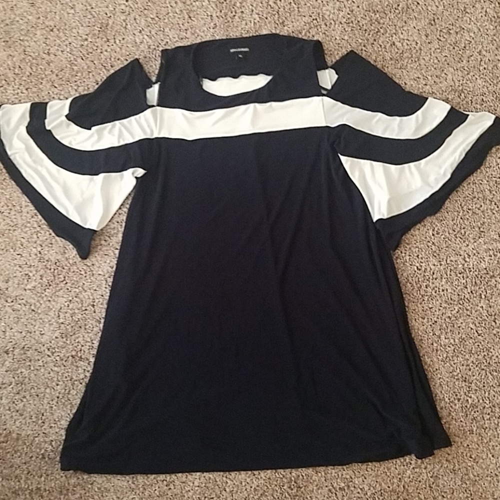 Navy XL Nina Leonard cut out shoulder wing sleeves